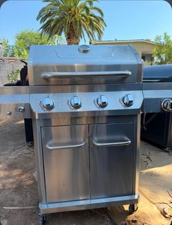 Used PROPANE GAS BBQ GRILL VERY CLEAN