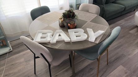 Baby shower decor