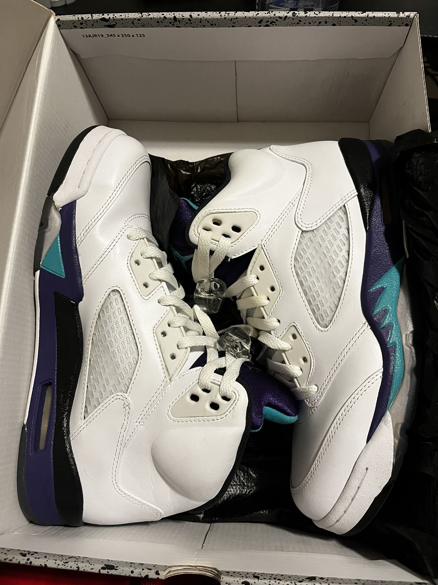 Jordan 5 “grape” 2013 Release 8.5 M ( used Once )