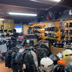 Motorcycle Gear (street & Off Road ) Helmet S Jacket Gloves Goggles Boots Bluetooth And More ___13456 Telegraph Road Whittier 