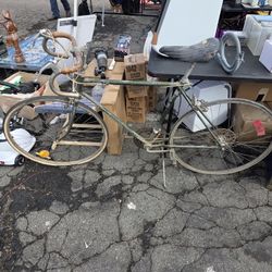 Vintage 1972 Schwinn Varsity 10 Speed Bicycle