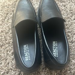 Mens Dress Shoes (size 9)