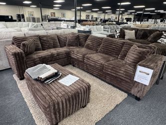 L Shape Sectional . 🚚WE DELIVER🚚