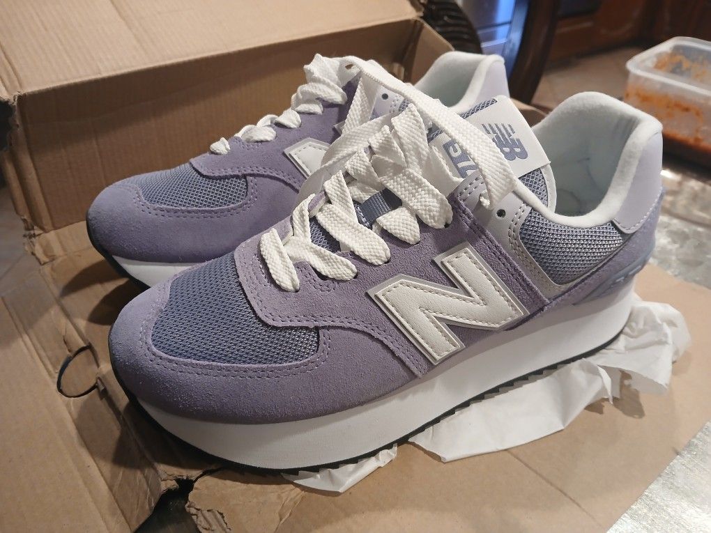 New Balance Womens 8.5
