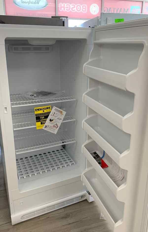 Freezer Frigidaire! Standing deep freezer! Comes with warranty 4DR3