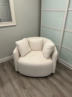 Comfy Swivel Chair