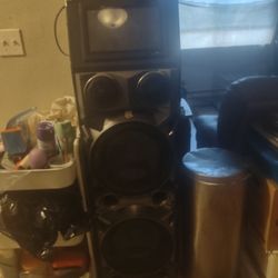 Bluetooth Stereo And Speaker And FM And Karaoke Machine