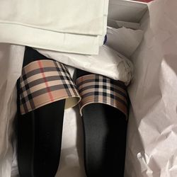 Burberry slides 