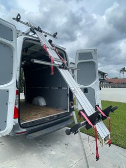 Drop Down Ladder Roof Rack /Portaescaleras para techo de furgoneta (van)