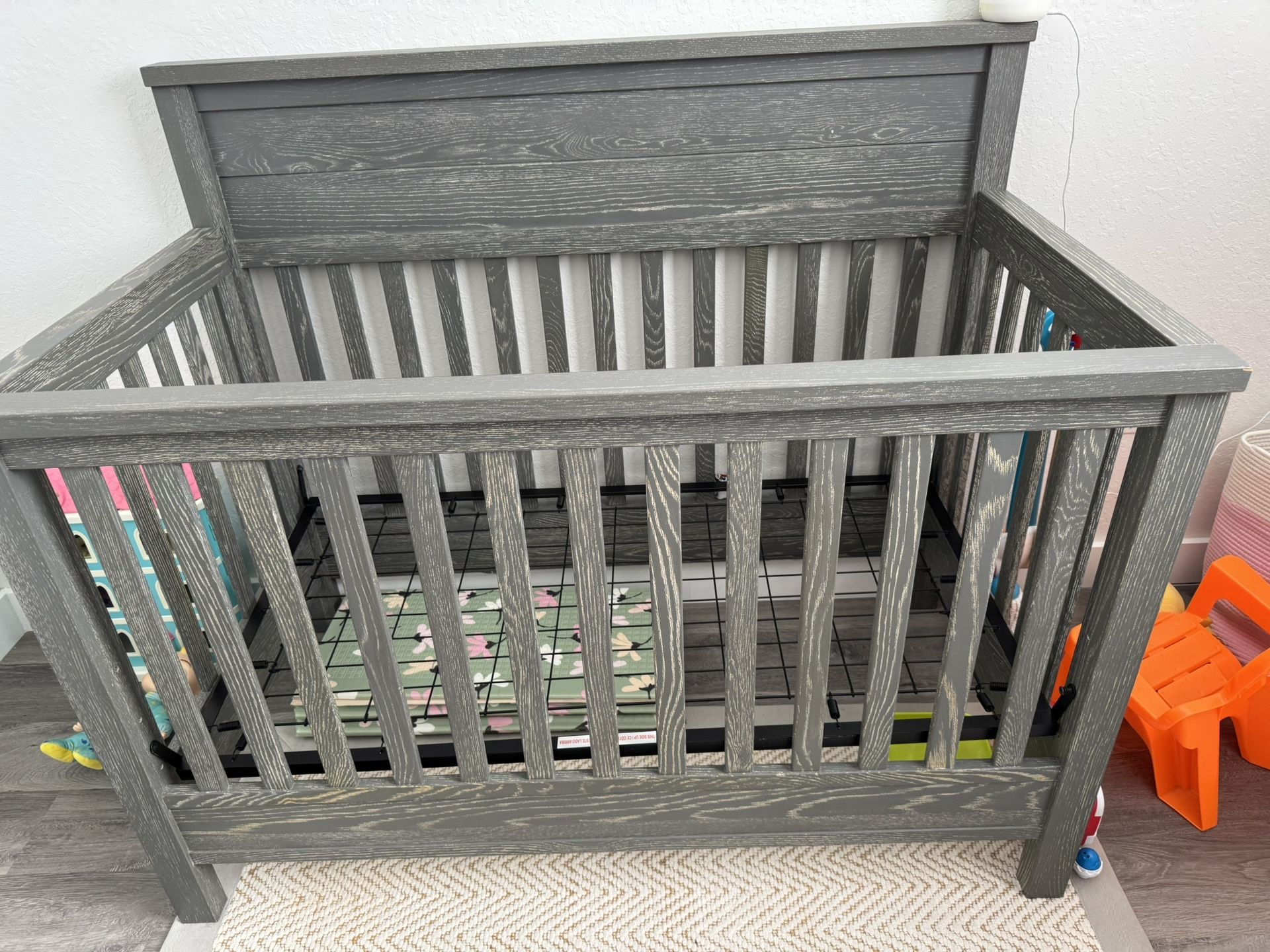 Pottery Barn Charlie Crib, Dresser And Changing Table.