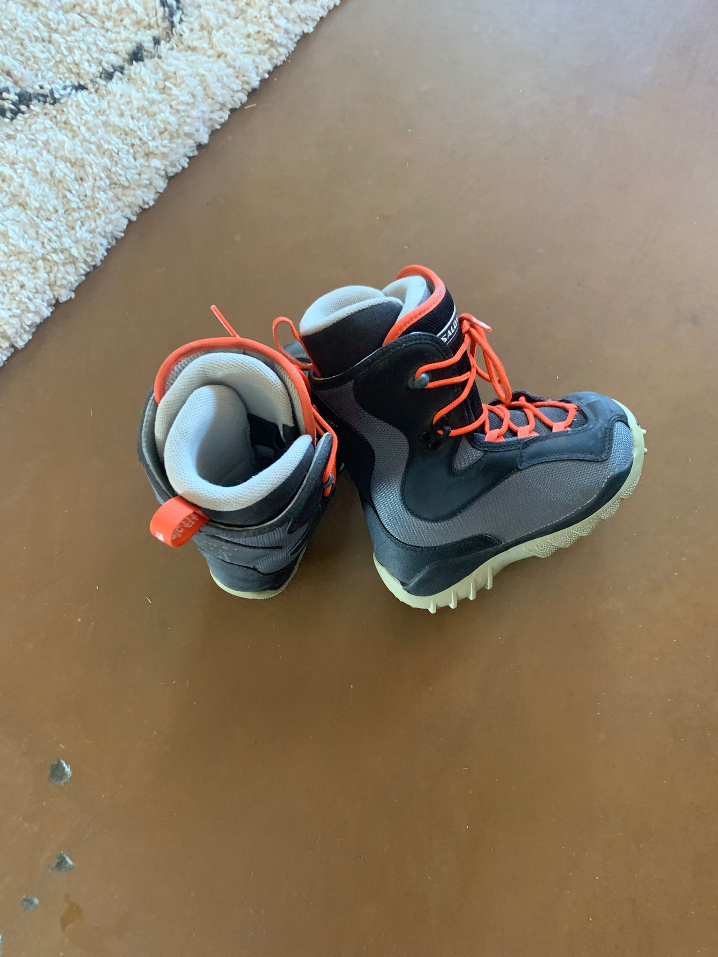 Salomon snow board boots