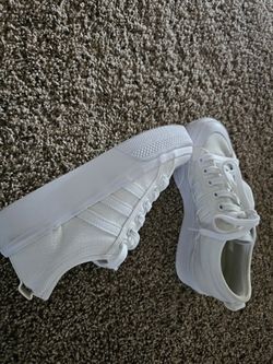 ADIDAS SHOES SIZE 7