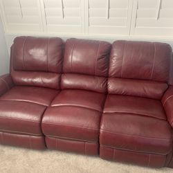 Very Nice Leather Love Seat And Sofa 