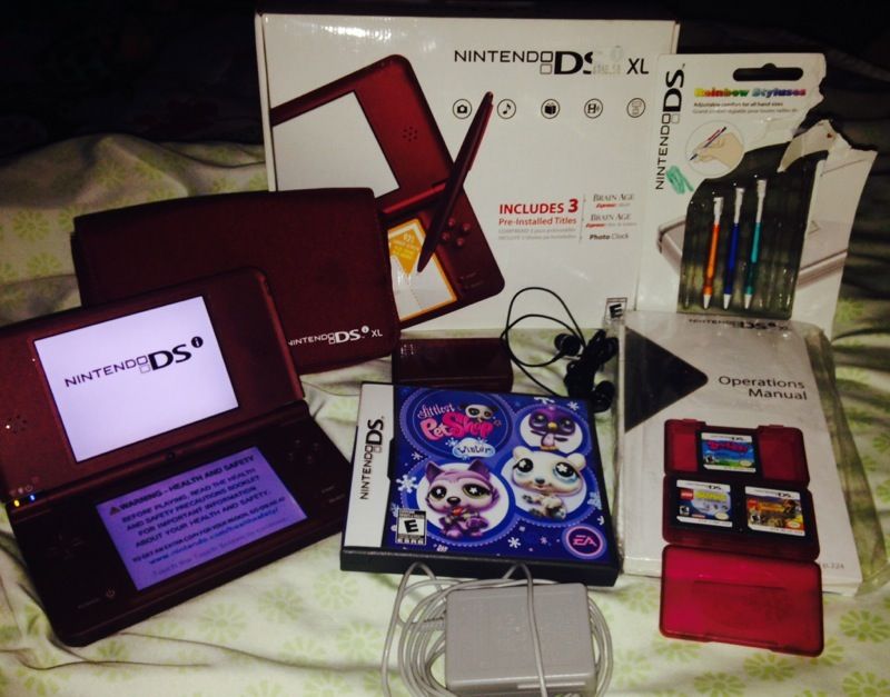 Nintendo DSi XL. Excellent USED Condition