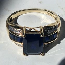 10k Gold Blue Saphire Ring 