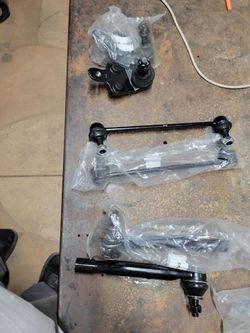 2012-----2017 Toyota Camry / 2013------2018 Toyota Avalon 6 piece front suspension rebuild kit
