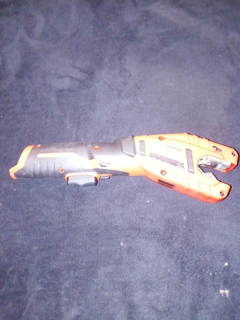 Brand New Milwaukee pipe Cutter