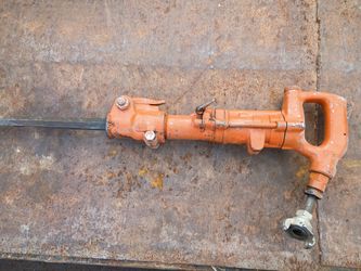 Pistol grip chipping hammer