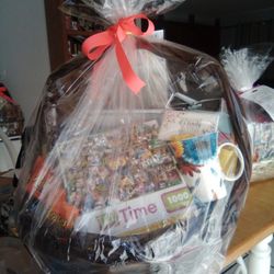 MOTHER'S DAY GIFT BASKET #1 =)