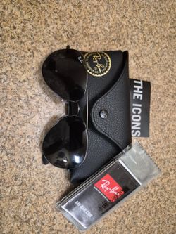 Ray-Ban Aviator Sunglasses with Case