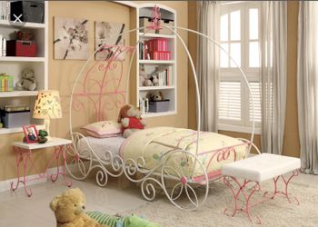 🌸 Enchanted Carriage twin bed 🌸 mattress sold separately 🌸 Jordan Home Furniture 🌸