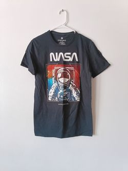 NASA Mens T-Shirt - Moon Explorer Nasa Image size Small