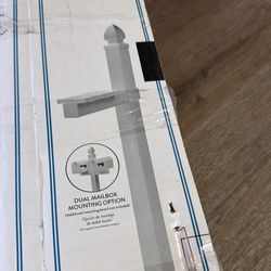 Mail box post and mailbox