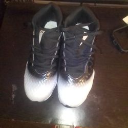 Under Armor Cleats Like New