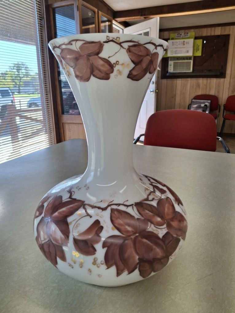 BEAUTIFUL Vintage  Fenton  Consolida GLASS  FLORAL Motif  1940 To 1950S 