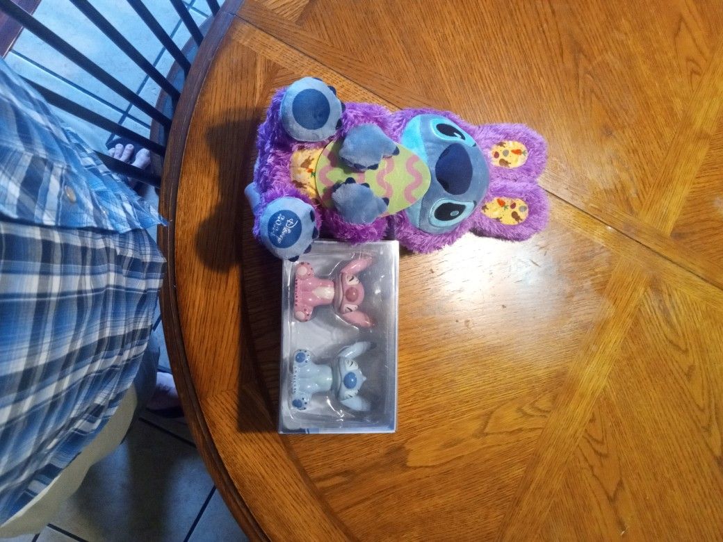 Lilo & Stitch Stuffed Animal And Salt And Pepper Shakers
