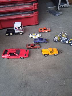 Mixed Lot of Die-Cast Toy Vehicles