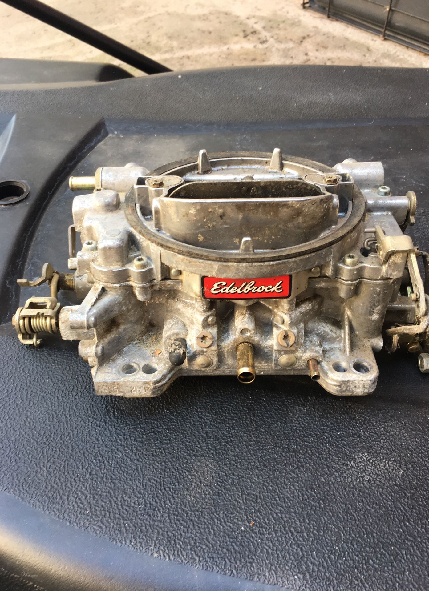 Edelbrock carb