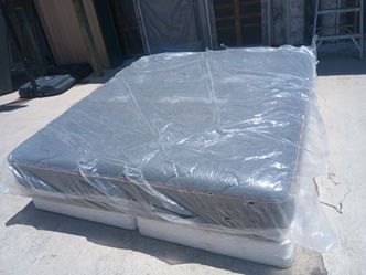 King plush mattress and box spring