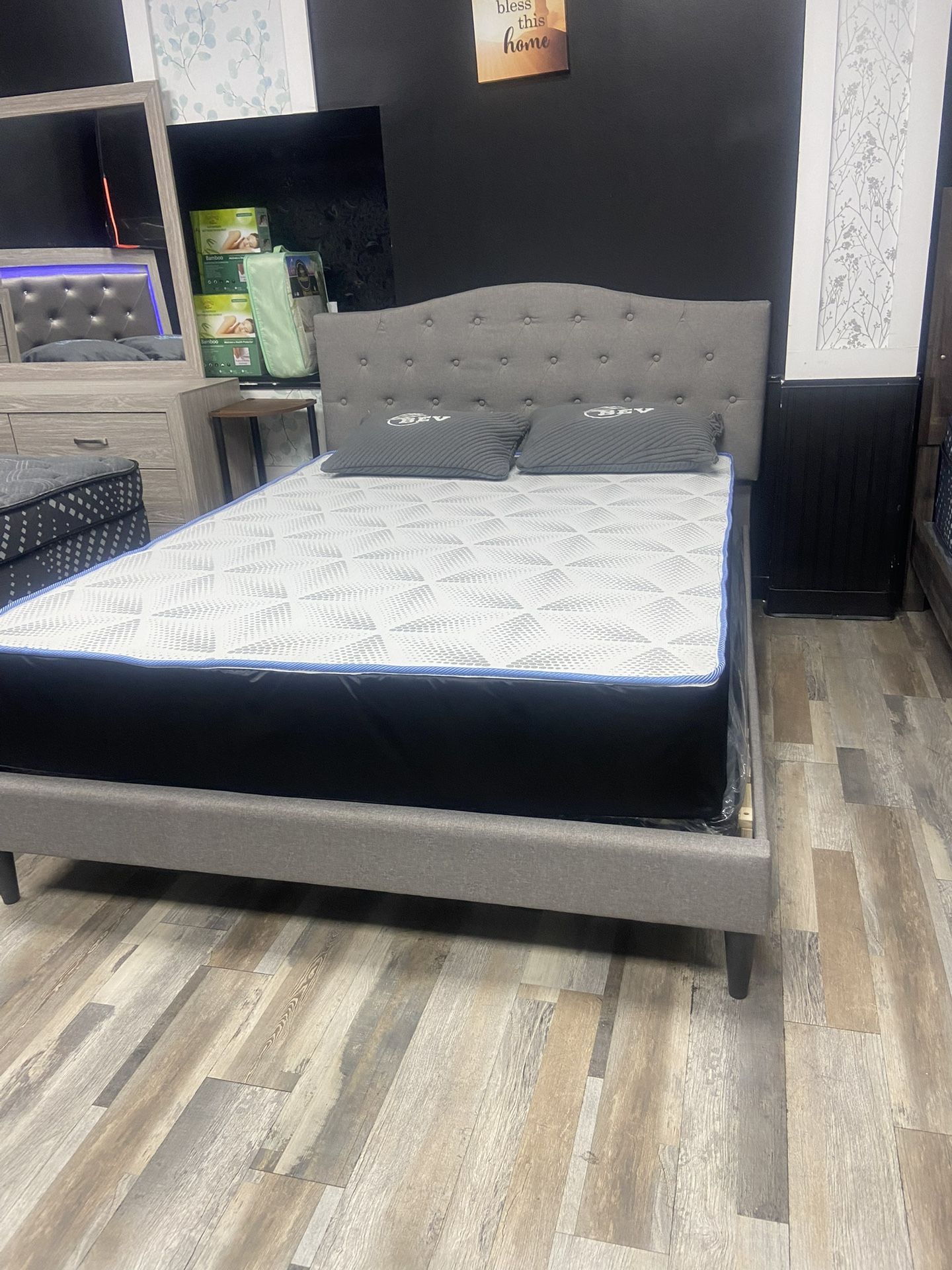Queen Mattress- Double Sides- Come With Free Box Spring Only- Free Delivery 🚚 To Reasonable Distance 
