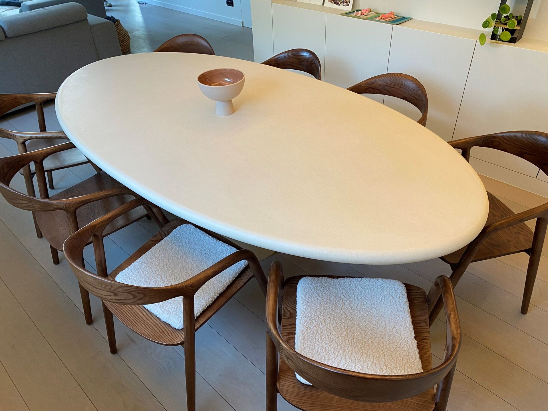 Oval Dining Table! (((Delivery Available)))