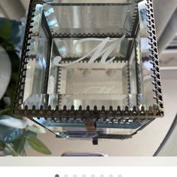 Nicole Miller MONOGRAMMED “M” Glass Crystal Jewelry Trinket Box Like NEW