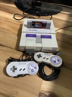 Super Nintendo SNES Console with 2 Controllers and Game