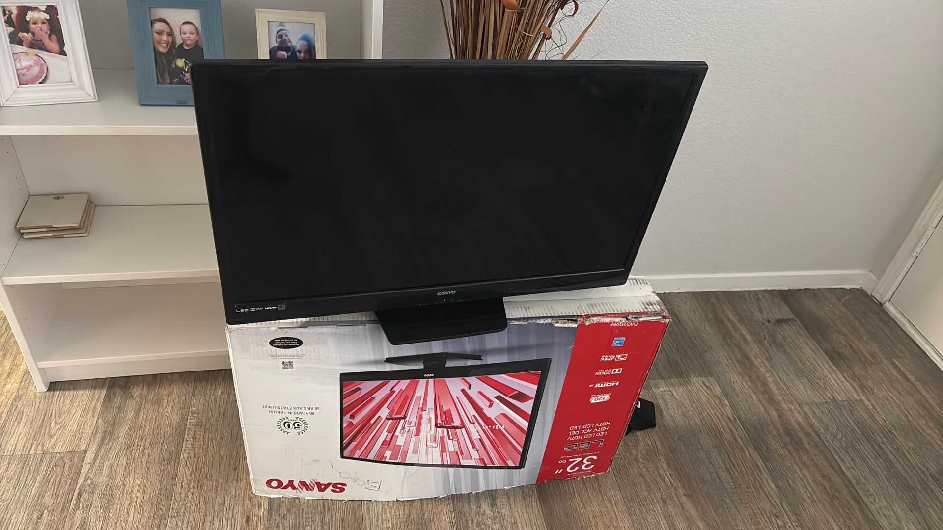 32 Inch Sanyo Tv With Fire stick 