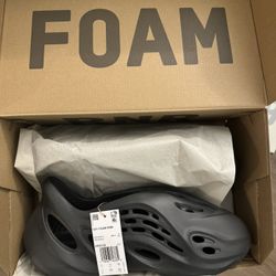 Yeezy Foam RNR HP8739 Size11