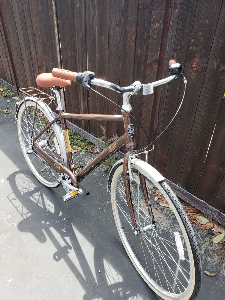 Hipster Columbia Hybrid Beach Cruiser Ready for the weekend