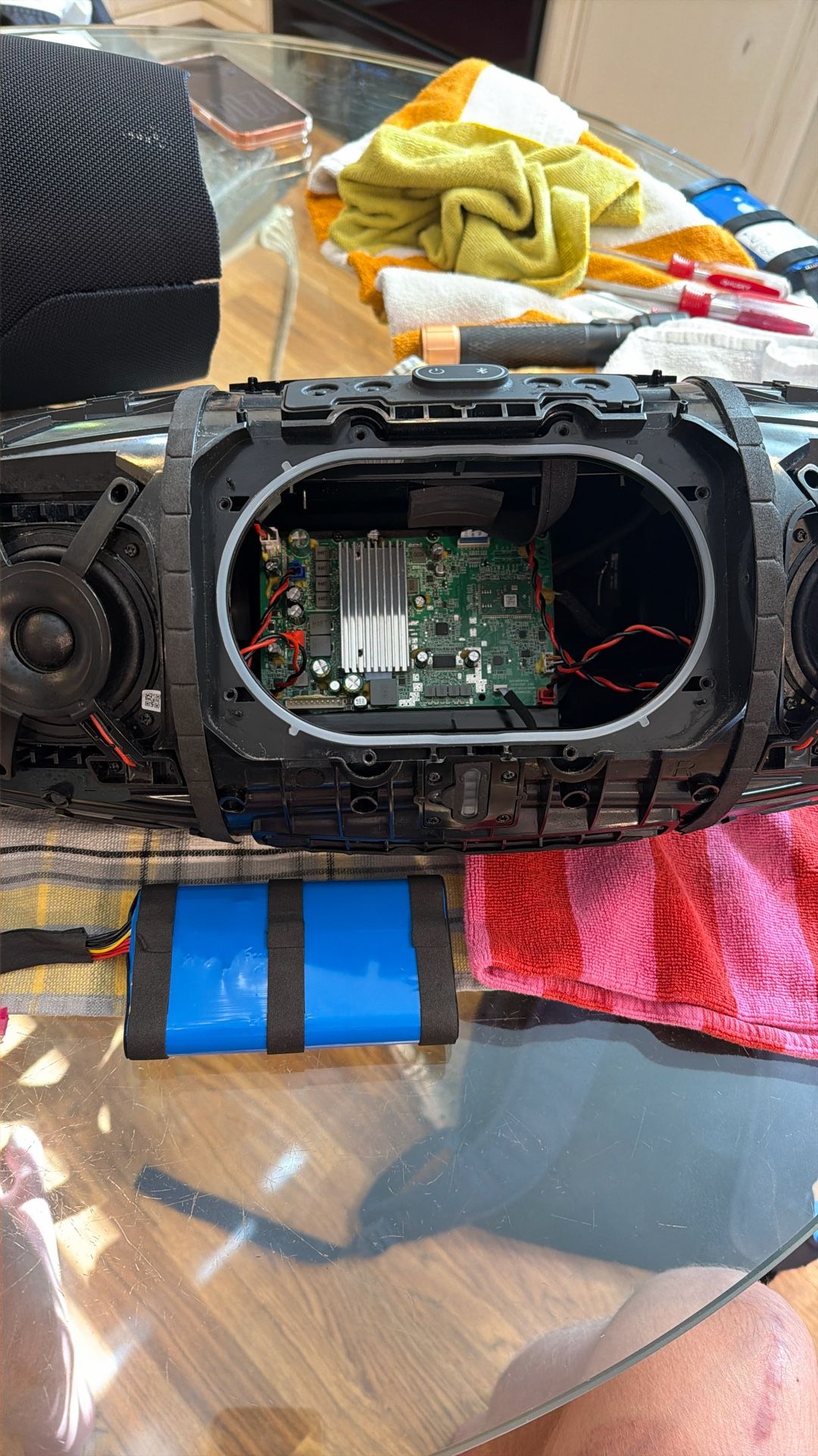 JBL Boombox 3 With broken circuit board