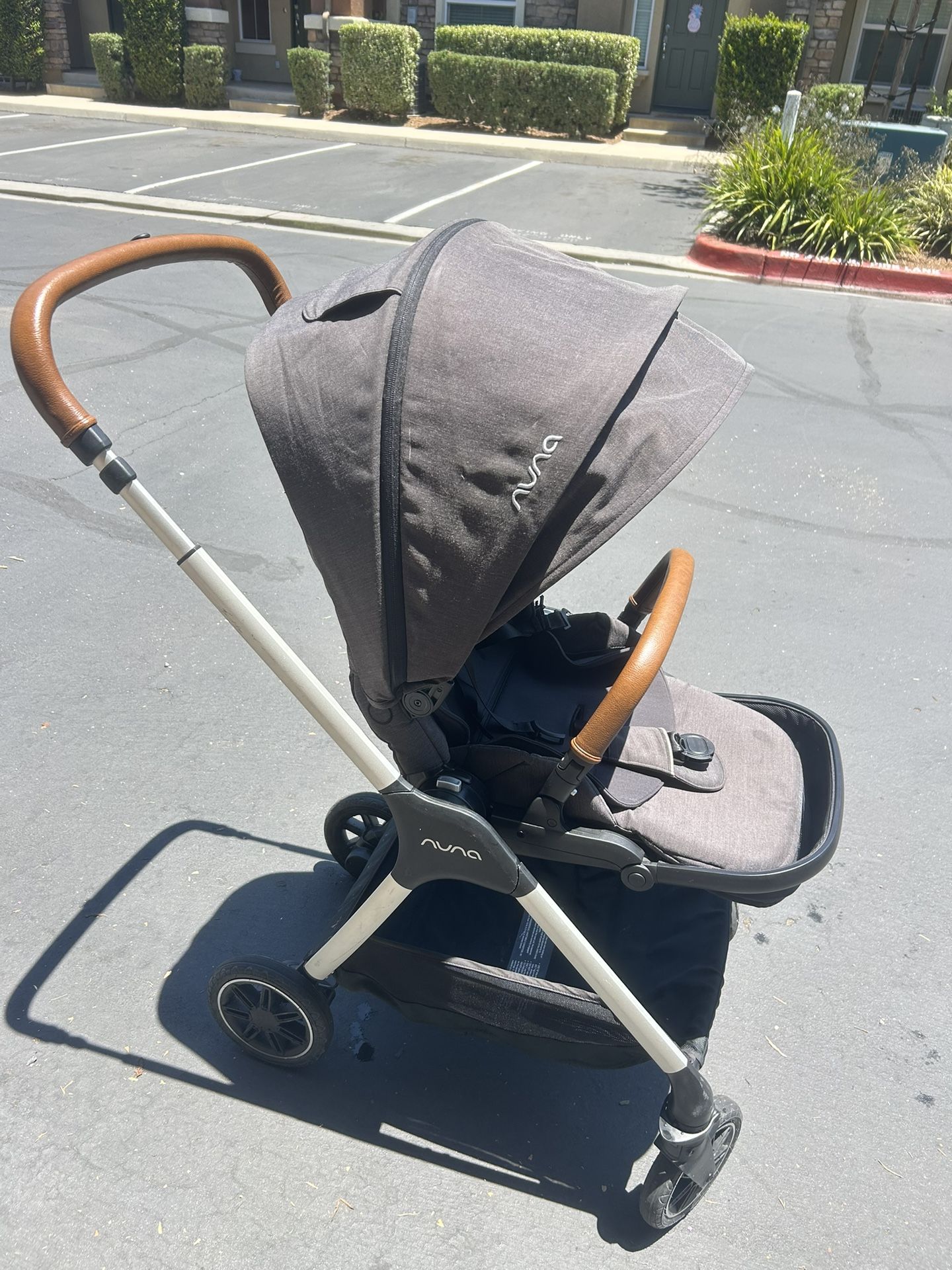 Nuna Triv Compact stroller