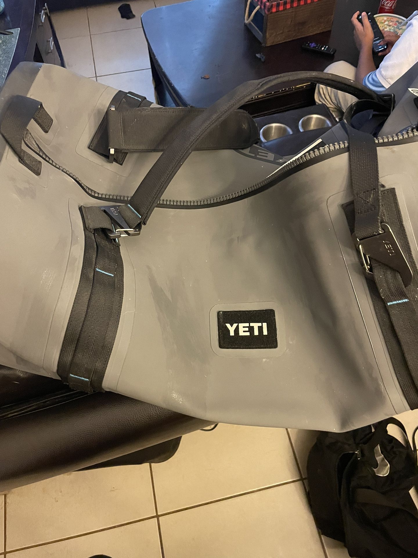 YETI DUFFLE BAG (USED 1 Time) 
