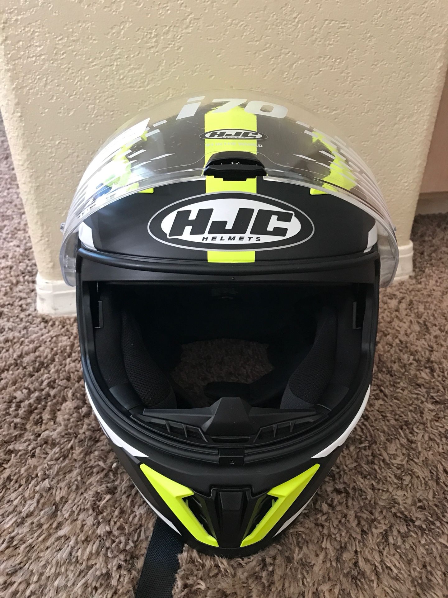 HJC 70 Motorcycle helmet size L