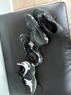 SET OF TWO PAIRS SNEAKERS