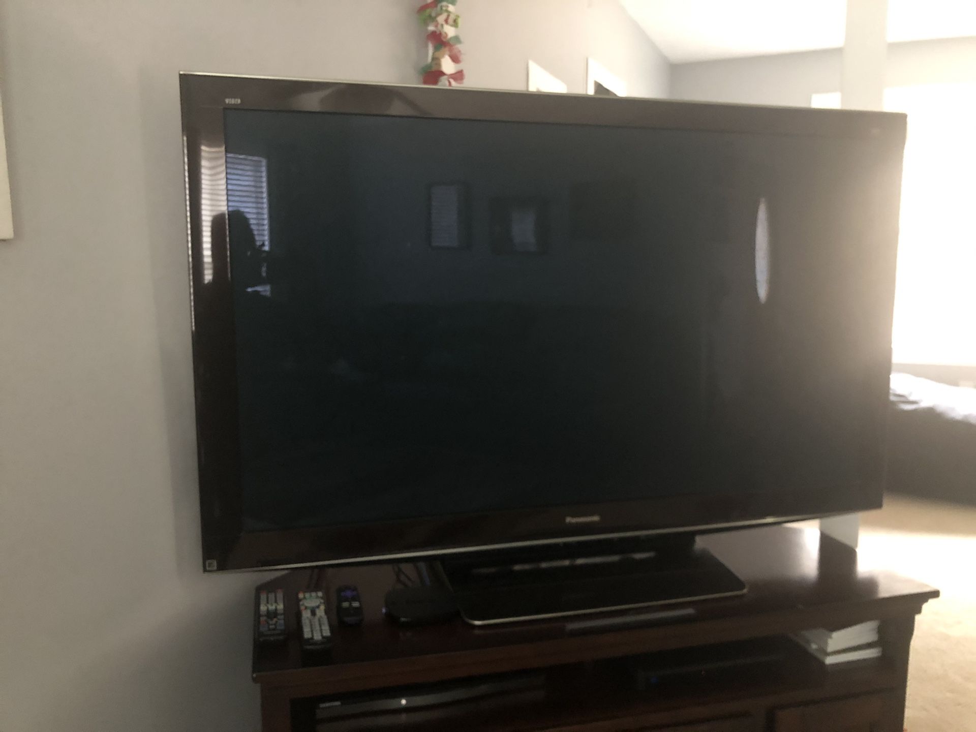 58” Panasonic plasma tv- perfect condition