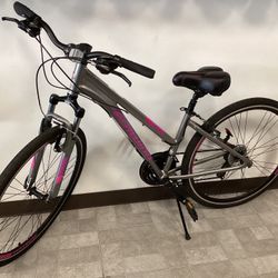 Schwinn Trailway Women’s Hybrid Bike 