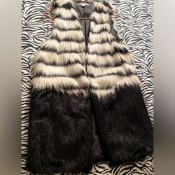 Chic Black and White F. Fur Vest