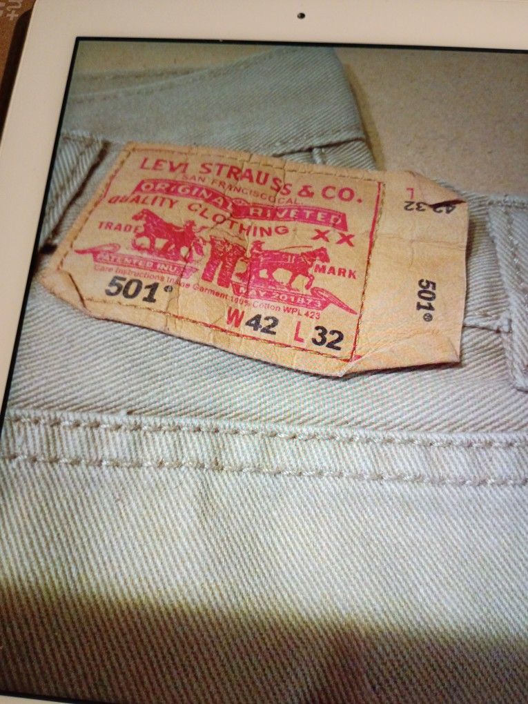 LEVI STRAUSS & CO. "501". STYLE JEANS W42. LE2