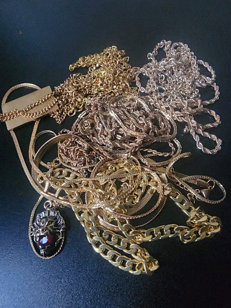 Necklace set, weight 40.67 oz